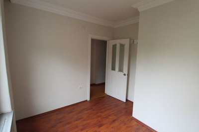 Interior 8