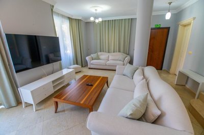 Interior 2