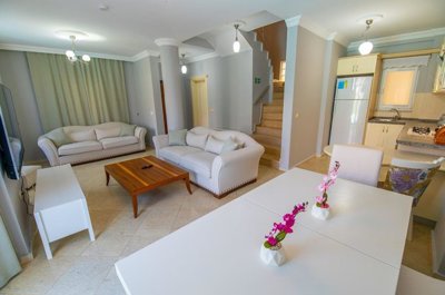 Interior 5