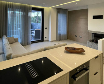 Interior 5