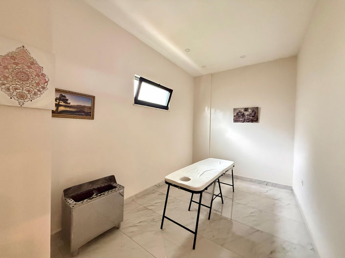 Image No.12-5 Bed Apartment for sale