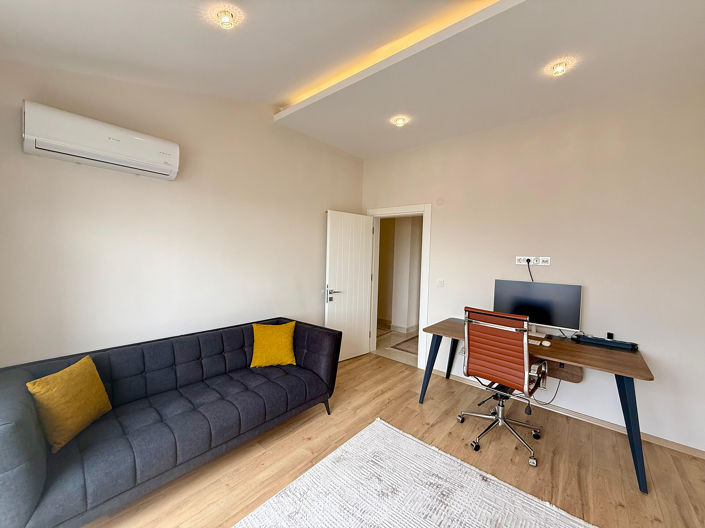 Image No.22-5 Bed Apartment for sale