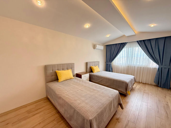 Image No.24-5 Bed Apartment for sale