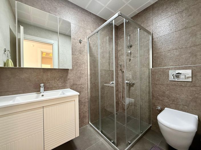 Image No.38-5 Bed Apartment for sale