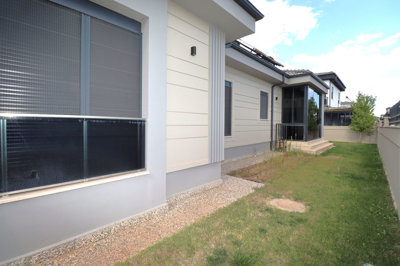 Exterior 6