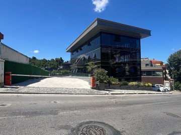 Exterior 3