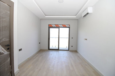 Interior 5