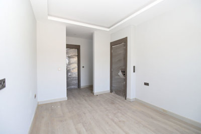Interior 6