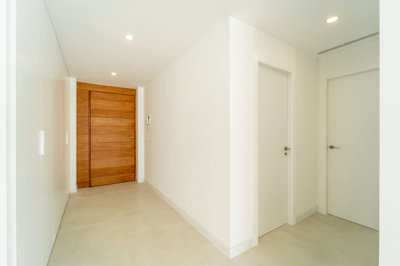 Interior 6