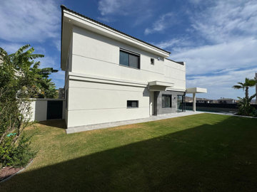 Exterior 3