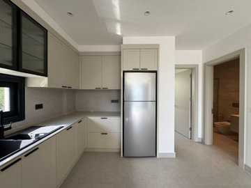 Interior 4