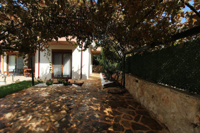Exterior 8