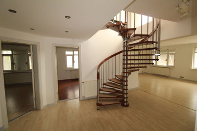 Interior 5