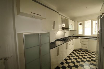 Interior 6