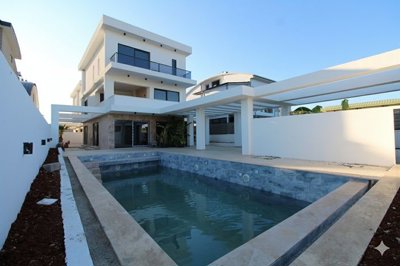 Exterior 1