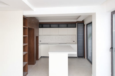 Interior 8