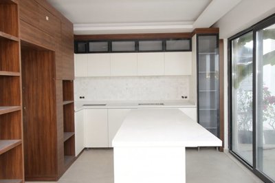 Interior 9