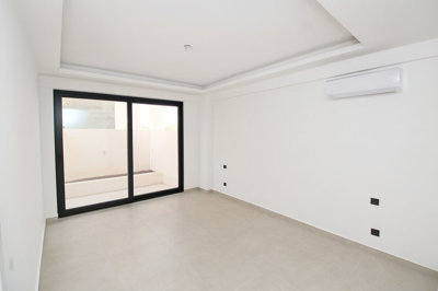 Interior 11