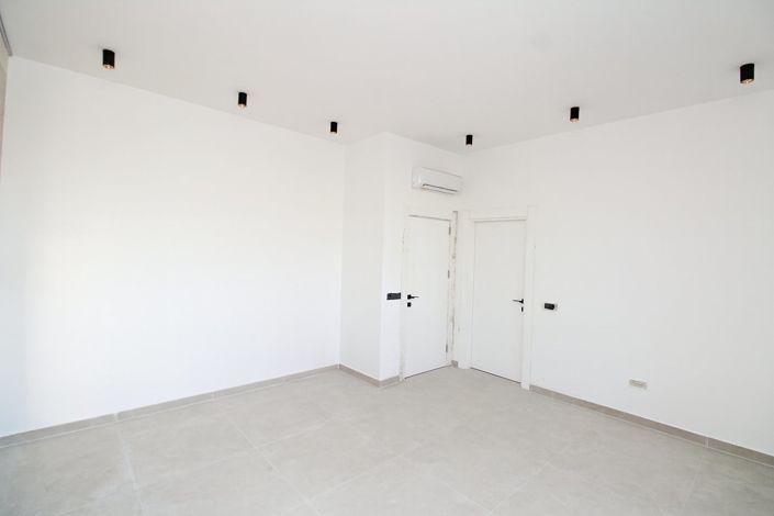 Image No.27-5 Bed House/Villa for sale
