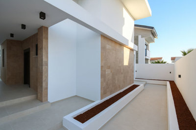 Exterior 3