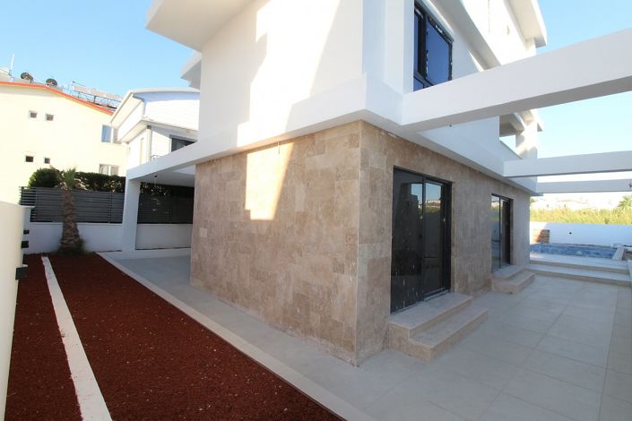 Image No.4-5 Bed House/Villa for sale