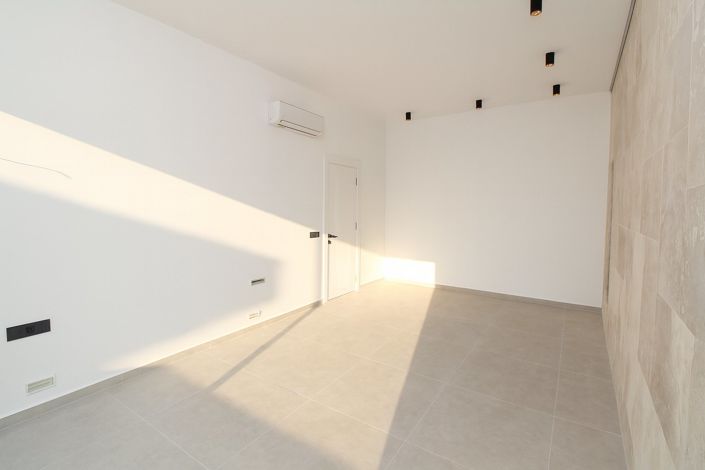 Image No.42-5 Bed House/Villa for sale