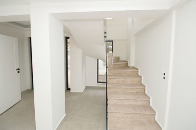 Interior 4