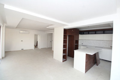 Interior 5