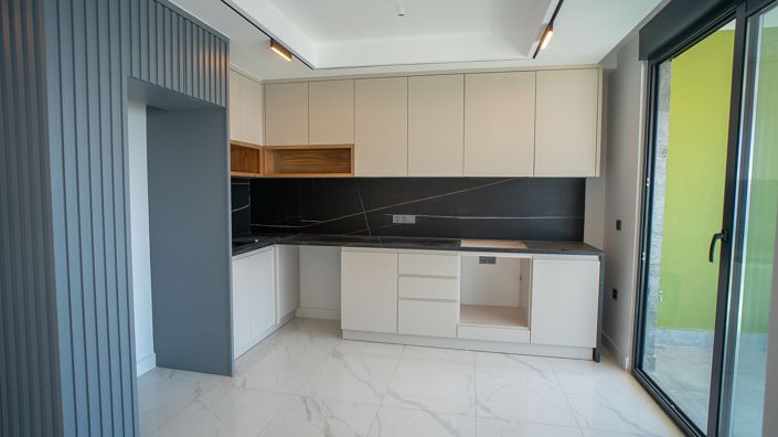 Image No.12-5 Bed Apartment for sale