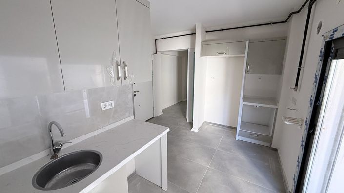 Image No.13-3 Bed Apartment for sale