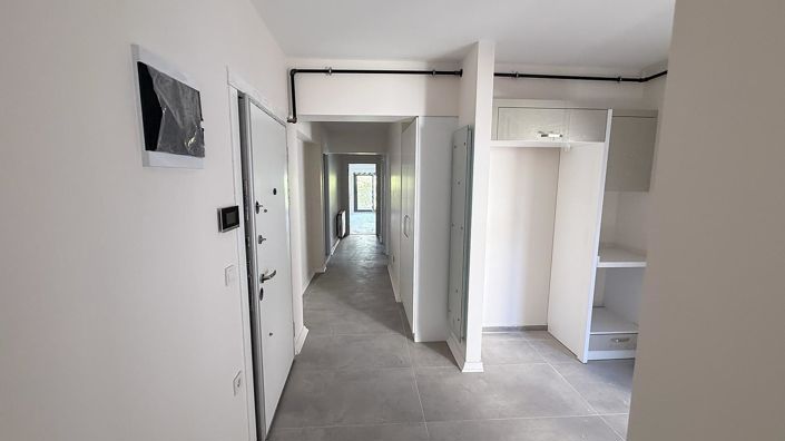 Image No.18-3 Bed Apartment for sale