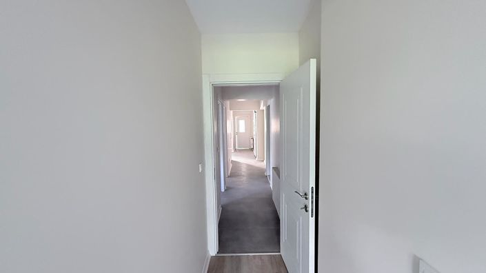 Image No.21-3 Bed Apartment for sale