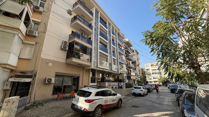 Image No.1-Appartement de 3 chambres à vendre à Karsiyaka