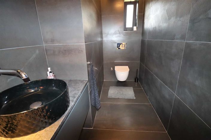 Image No.101-9 Bed House/Villa for sale