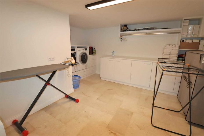 Image No.96-9 Bed House/Villa for sale