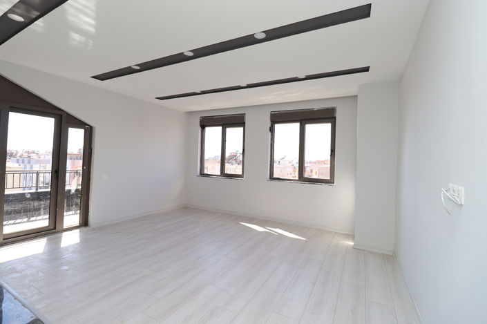 Image No.9-4 Bed Apartment for sale