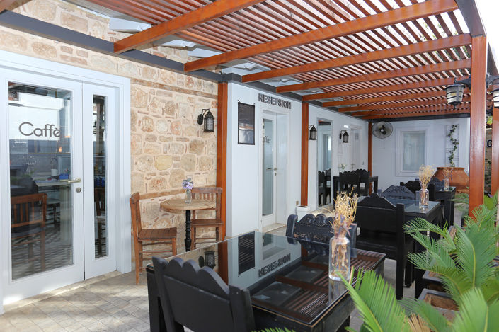 Image No.15-21 Bed Commercial for sale