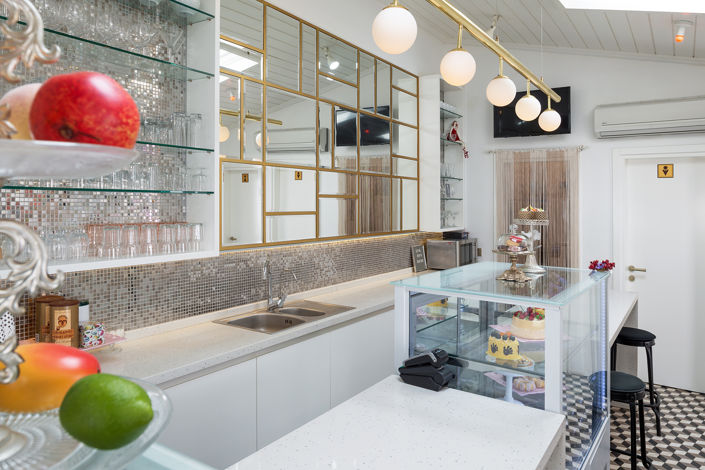 Image No.20-21 Bed Commercial for sale