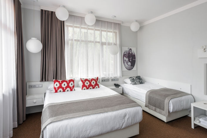 Image No.35-21 Bed Commercial for sale