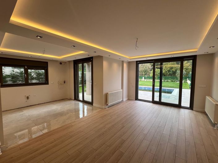 Image No.13-5 Bed House/Villa for sale