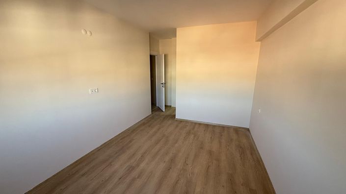 Image No.10-3 Bed Apartment for sale