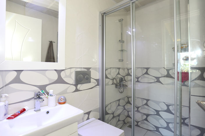 Image No.20-2 Bed Apartment for sale