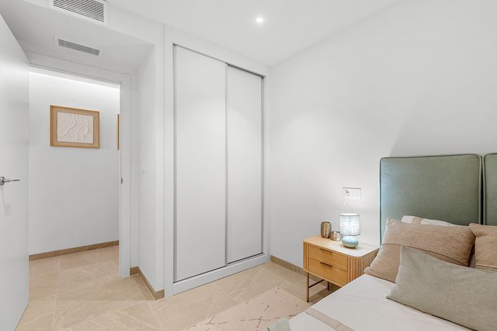 Image No.20-3 Bed Apartment for sale