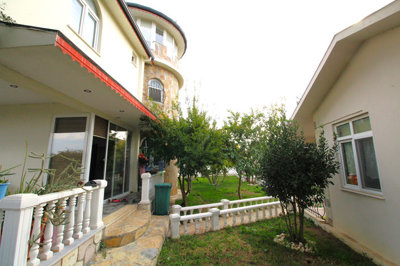 Exterior 15