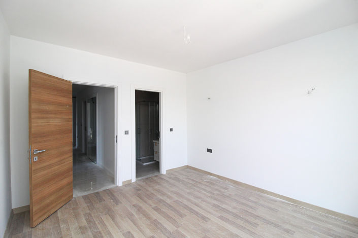 Image No.18-3 Bed Apartment for sale