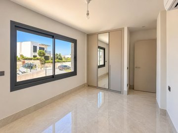 Interior 7