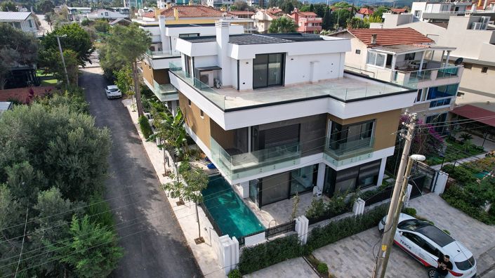 G&#252;zelbah&#231;e, House/Villa