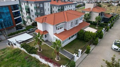 4 Bed House/Villa for sale
