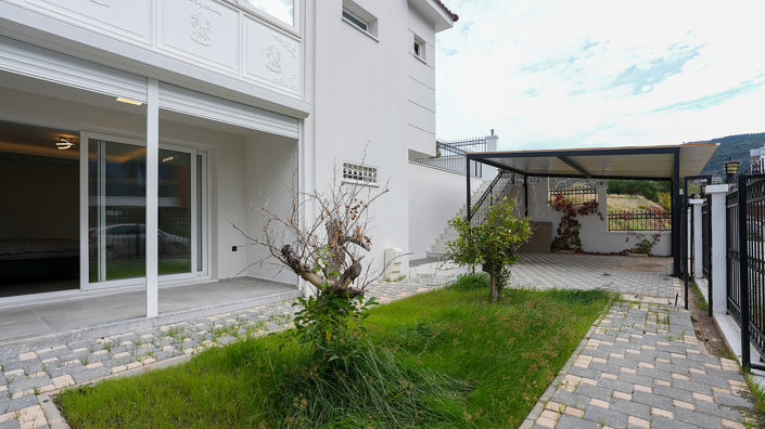 Image No.2-4 Bed House/Villa for sale