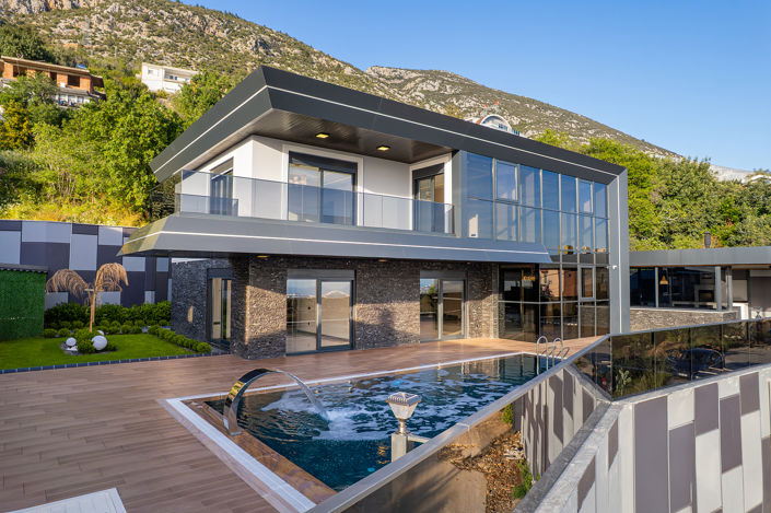 Image No.1-4 Bed House/Villa for sale